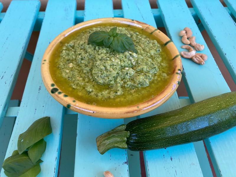 foto pesto di zucchine e anacardi